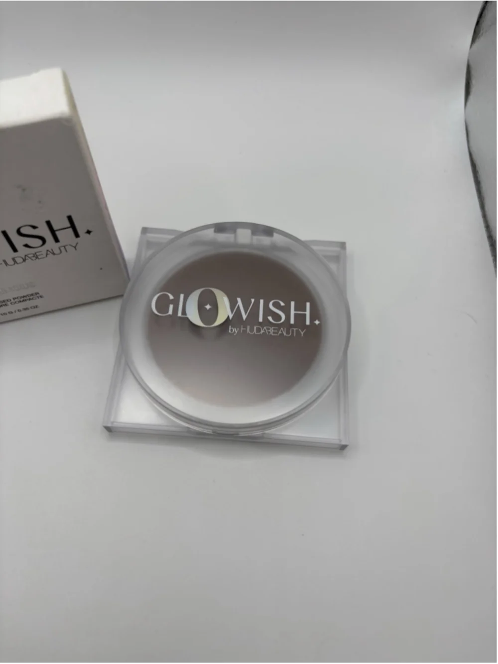 Huda Beauty GloWish Luminous Pressed Powder 13 Extra Rich 10g New